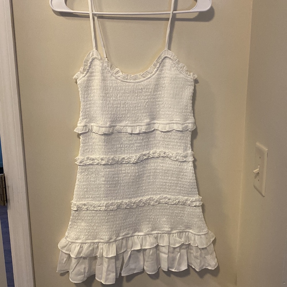 White dress - Picture 2 of 4